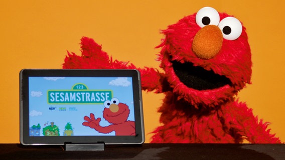 Elmo präsentiert die Sesamstraßen App. © NDR Foto: Screenshot