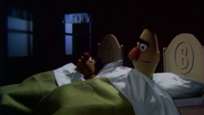 Ernie und Bert im Bett © NDR/Sesame workshop Foto: screenshot