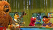 Elmo, Ernie, Bert und Samson machen zusammen Musik. © NDR Foto: Screenshot